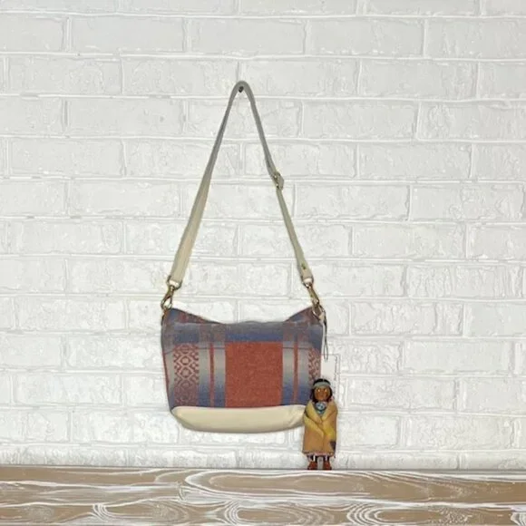 Vintage Beacon and Leather Purse - Picture 3 of 3